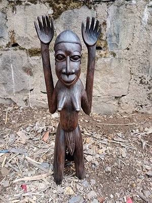 African carved statues