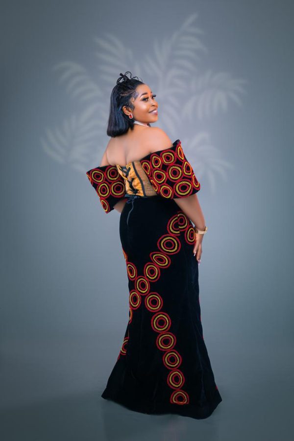 Eto'ghu Gown - Image 3