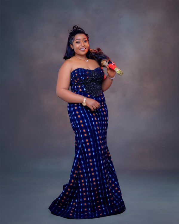 Eto'ghu Handless Gown - Image 3