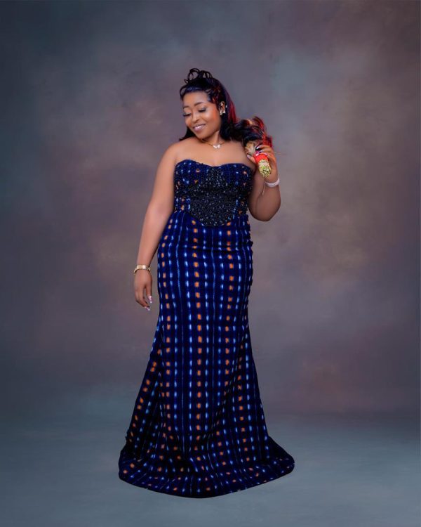Eto'ghu Handless Gown - Image 2