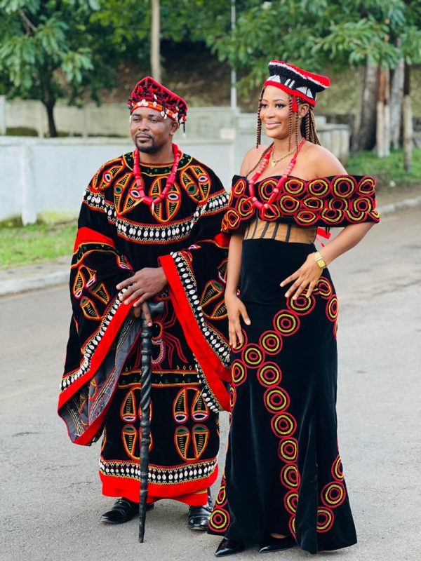 Eto'ghu Couple Wear