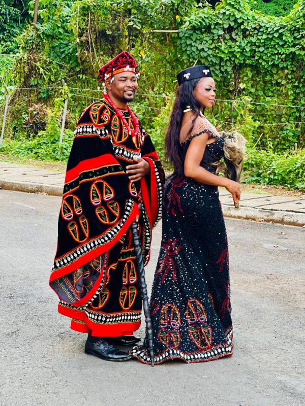 Eto'ghu Couple Wear - Image 2